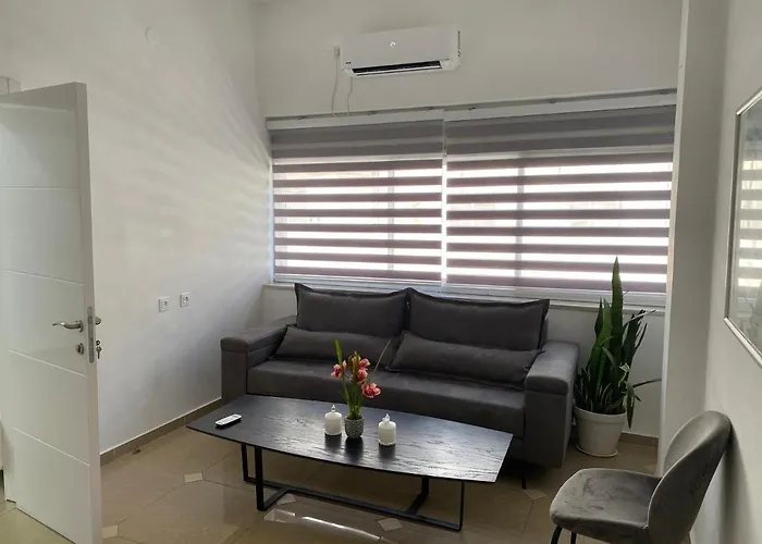 Laila\'S Studio2